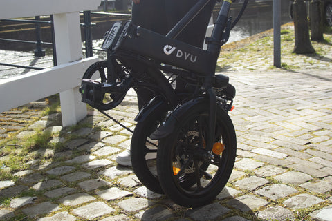 C6 DYUcycle pliée pour un transport pratique le long d'un chemin en France C6 DYUcycle pliée pour un transport pratique le long d'un chemin en France