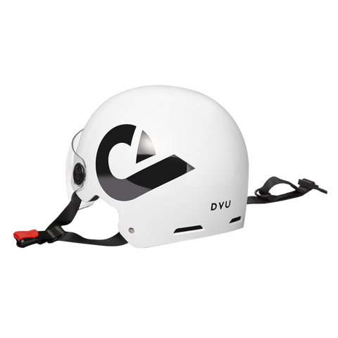 Casque DYU blanc avec logo noir, alliant sécurité et confort pour cyclistes. Casque DYU blanc avec logo noir, alliant sécurité et confort pour cyclistes.