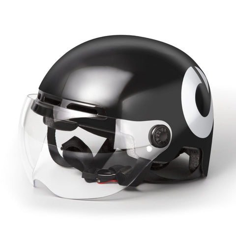 Casque de vélo DYU noir avec visière pour une protection optimale. Casque de vélo DYU noir avec visière pour une protection optimale.