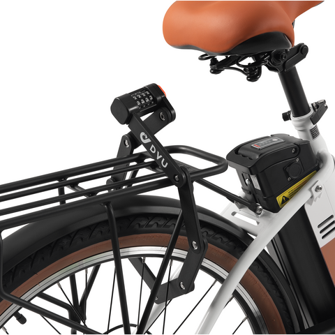 Verrou de combinaison DYU noir sur porte-bagages d'un vélo électrique